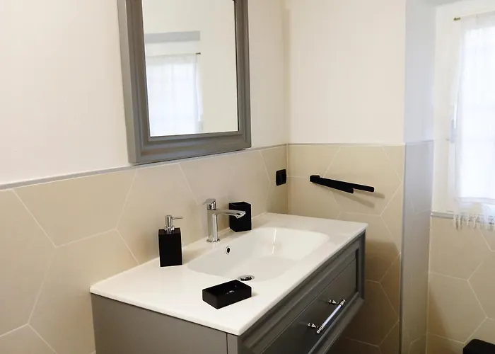 Casa Di Momo Daire Carate Urio